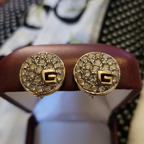 HOST PICK Givenchy clip-on earrings signed ✨️ - Picture 6 of 12